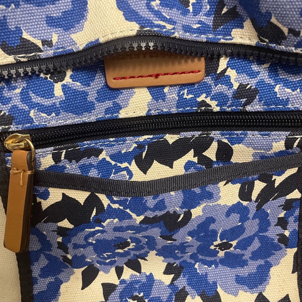 Tommy Hilfiger Blue and White Floral Canvas Bag EUC - Picture 10 of 12